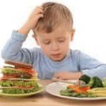 Alimentos para crianças de 6 a 18 meses têm sódio demais e ferro de menos - destacada