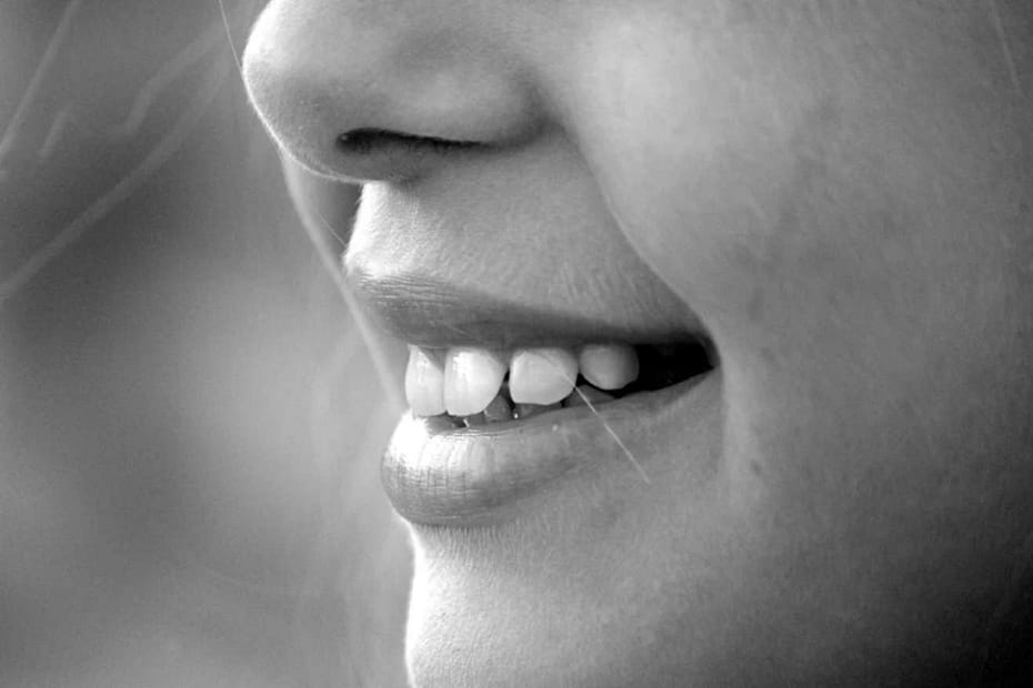 O autoexame de boca previne o câncer de boca